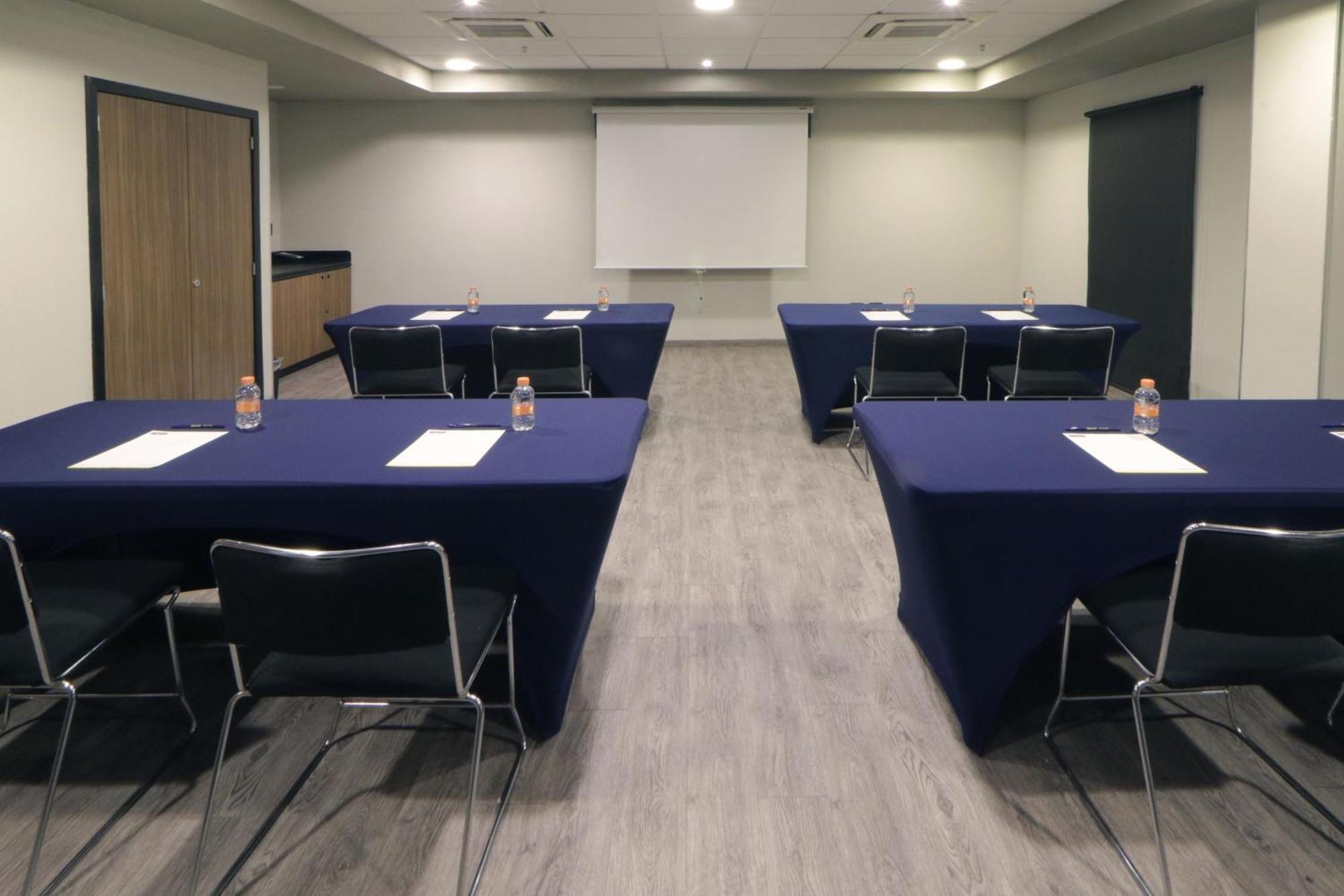 City Express Plus By Marriott Cali Colombia Экстерьер фото