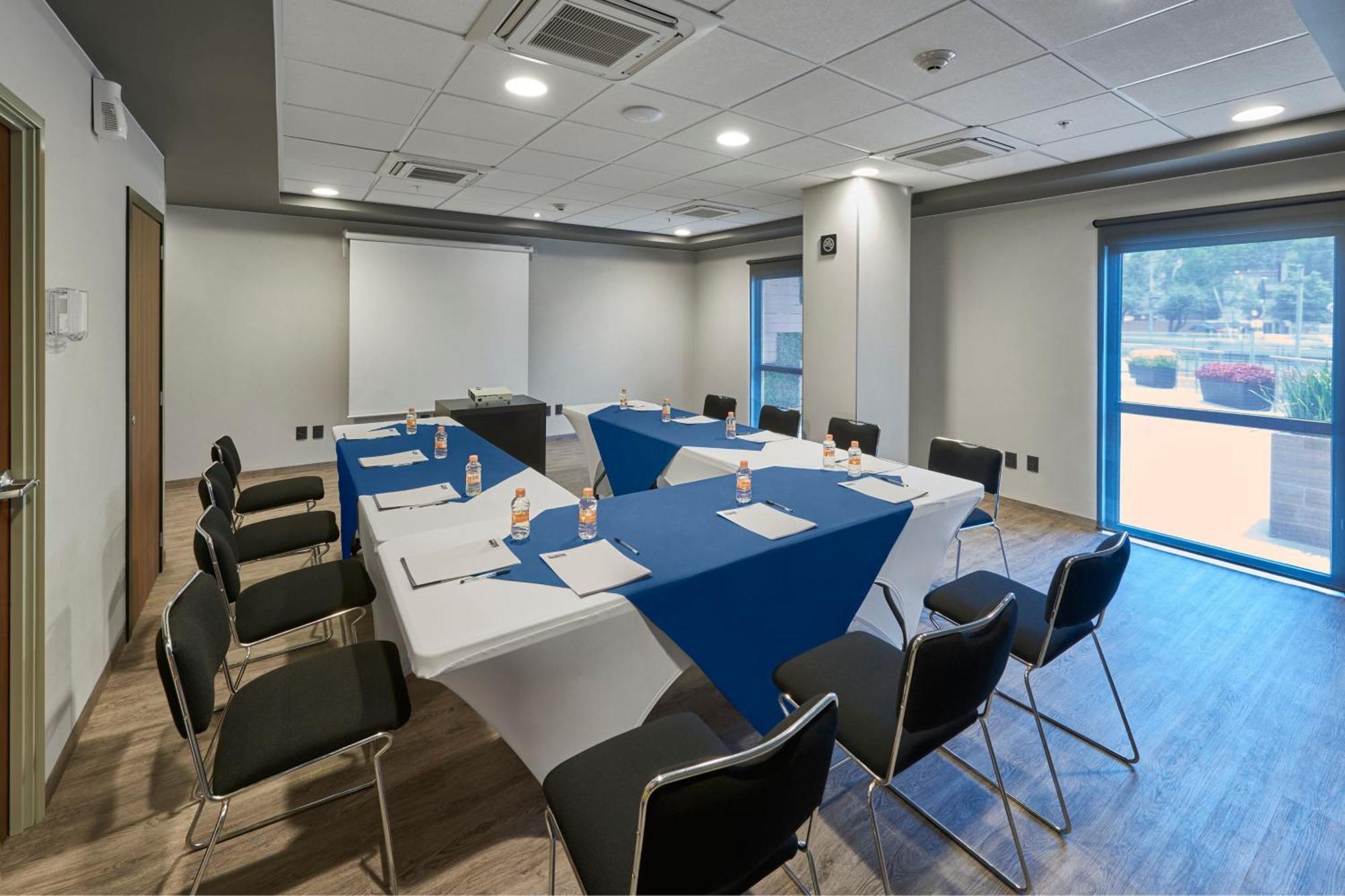 City Express Plus By Marriott Cali Colombia Экстерьер фото