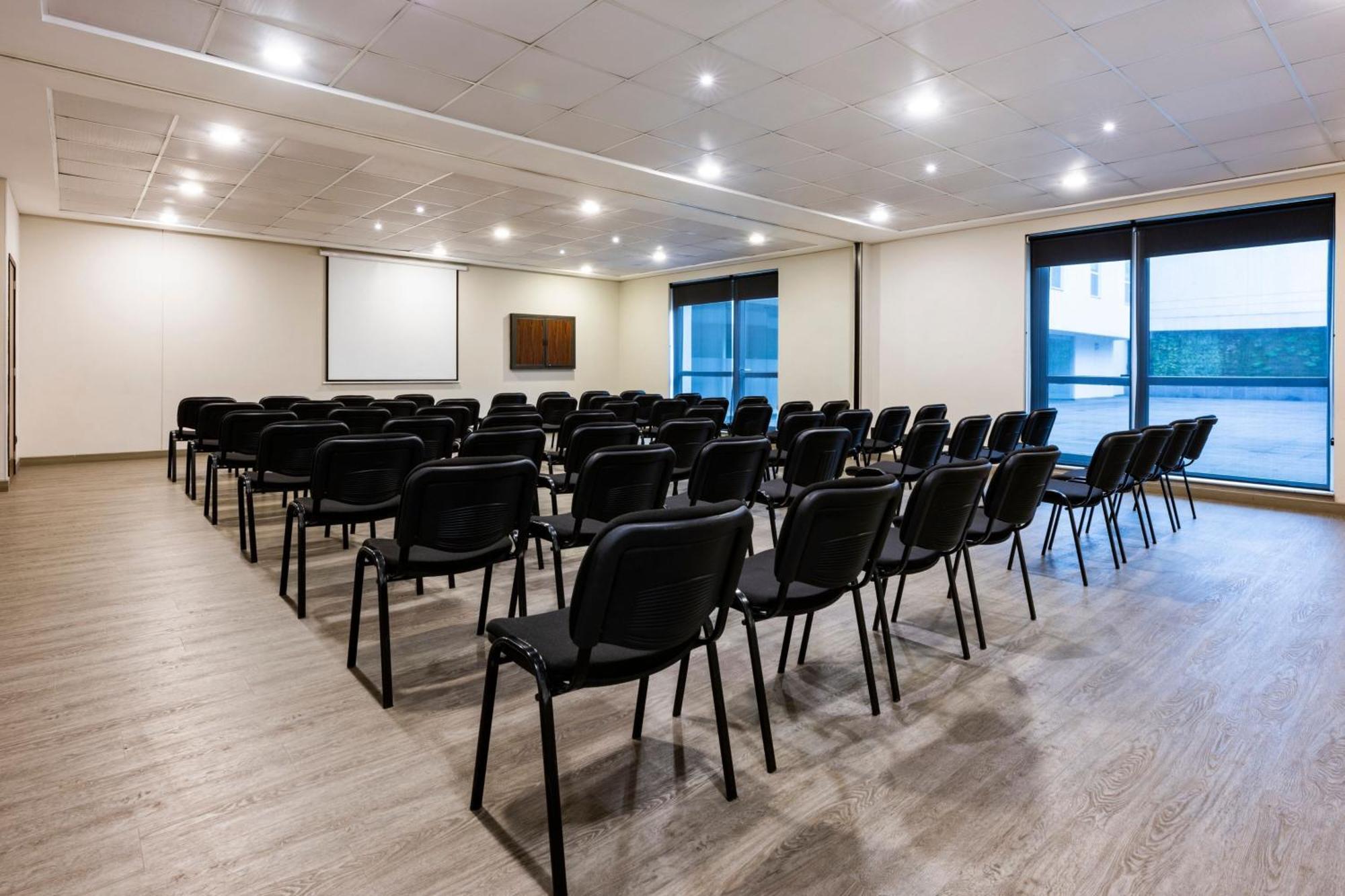City Express Plus By Marriott Cali Colombia Экстерьер фото