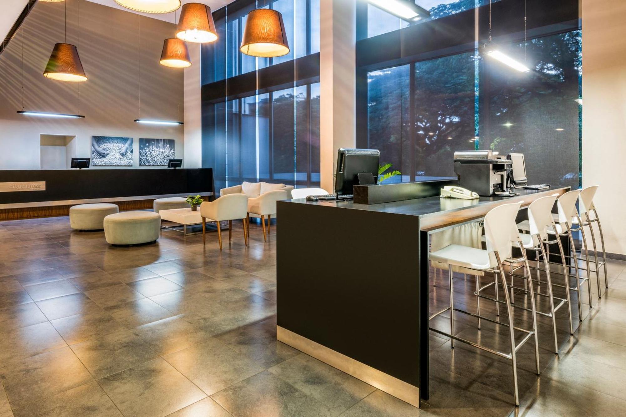 City Express Plus By Marriott Cali Colombia Экстерьер фото