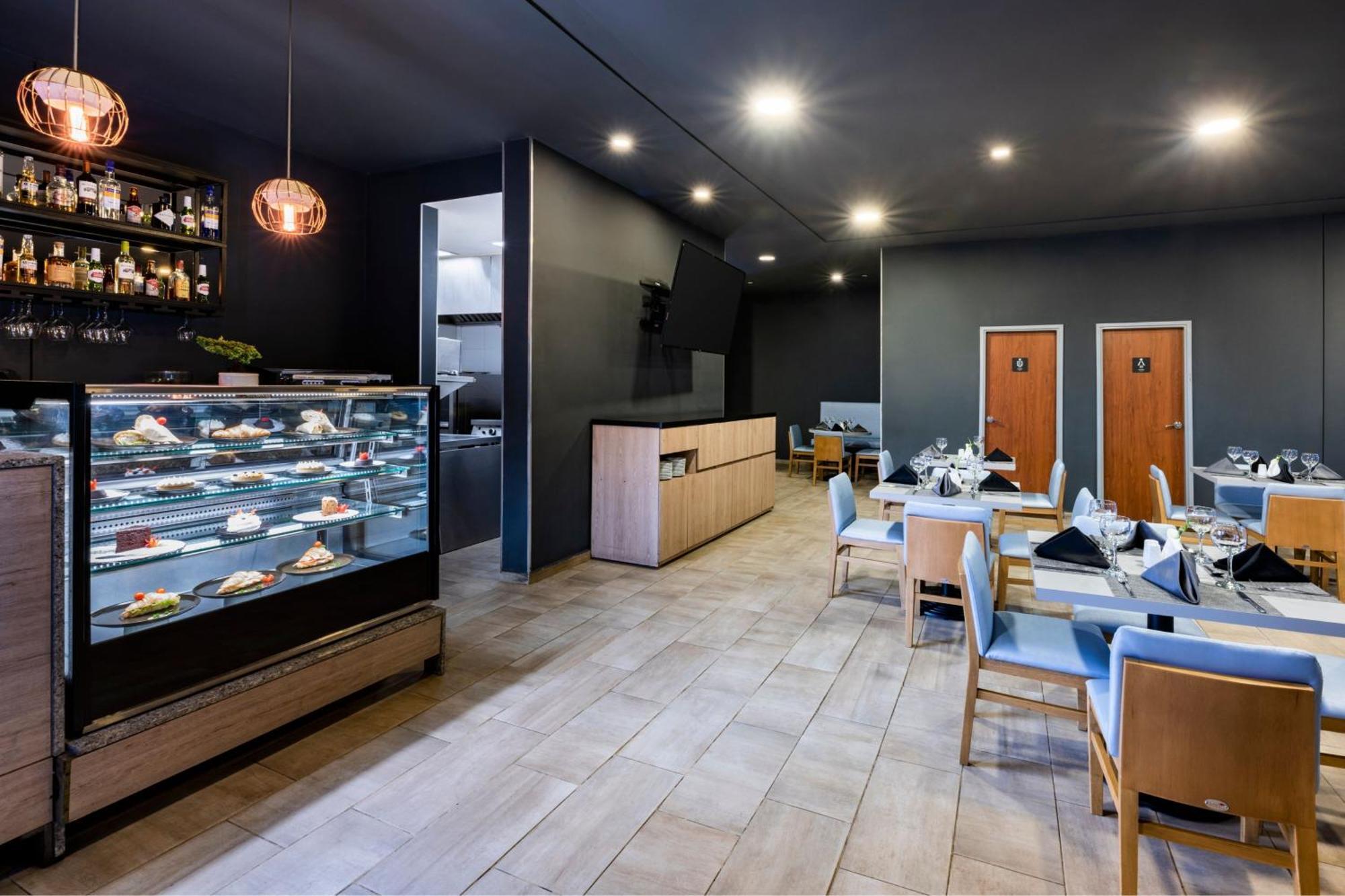 City Express Plus By Marriott Cali Colombia Экстерьер фото