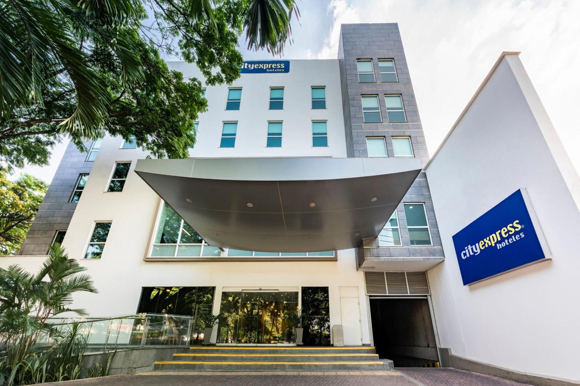 City Express Plus By Marriott Cali Colombia Экстерьер фото