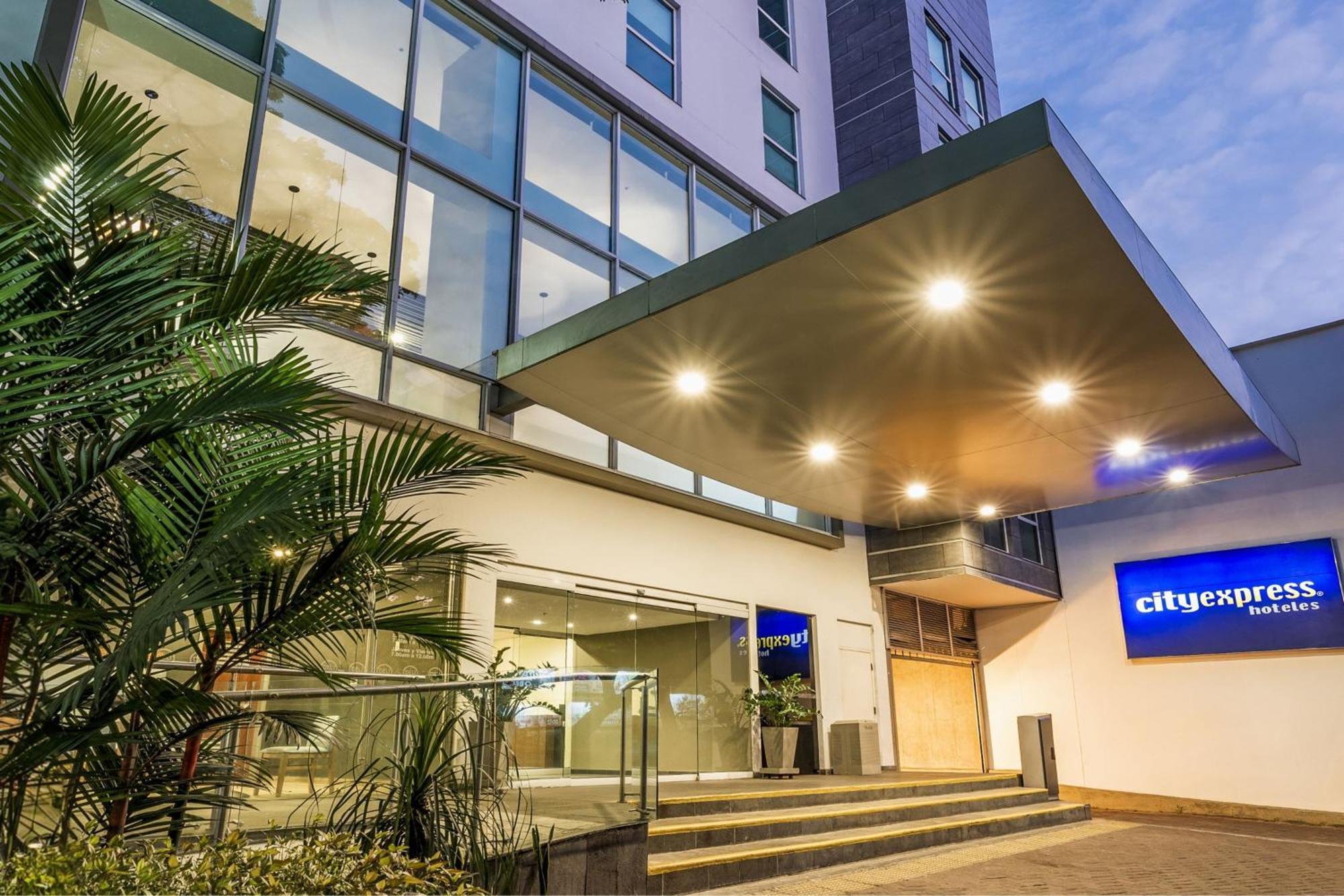 City Express Plus By Marriott Cali Colombia Экстерьер фото