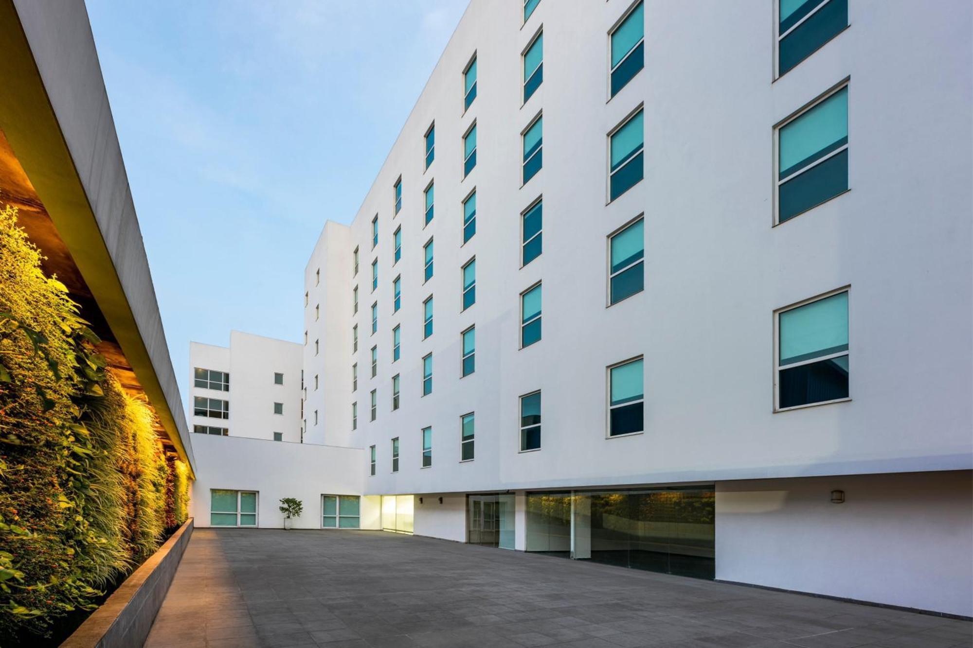 City Express Plus By Marriott Cali Colombia Экстерьер фото
